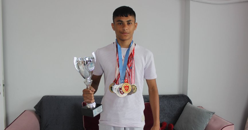 EFE DENİZCİ’NİN HEDEFİ BAŞBEHLİVANLIK