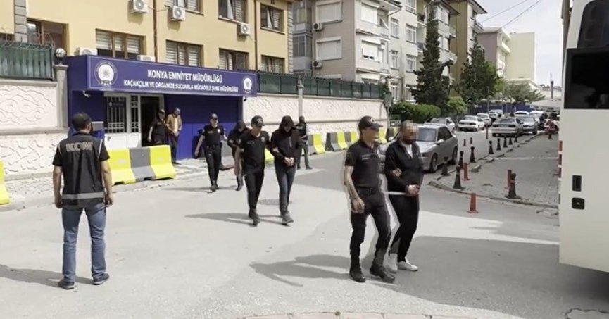 240 milyonluk vurgun yaptıkları araçları sipariş üzerine getirmişler