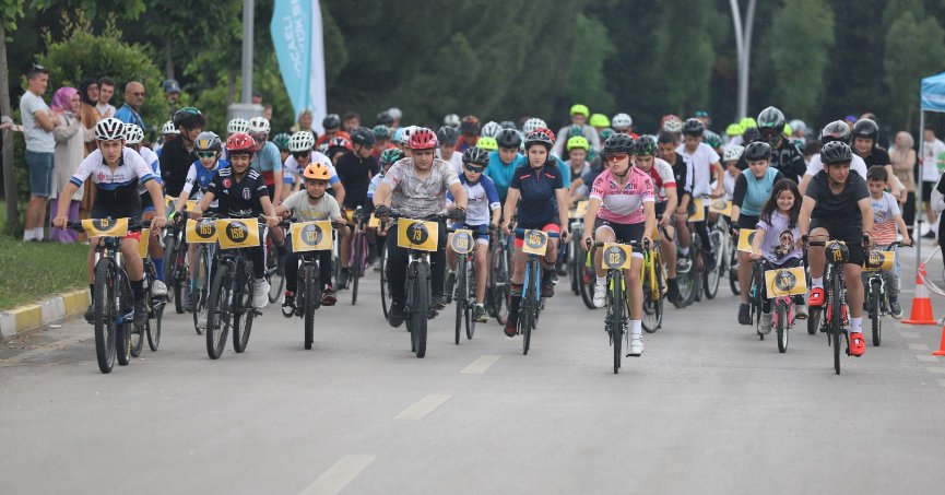 Minik ve genç pedallar Sekapark’ta çevrildi