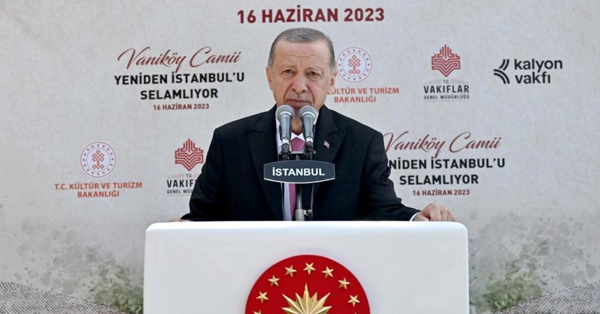 Vaniköy Camii ibadete açıldı