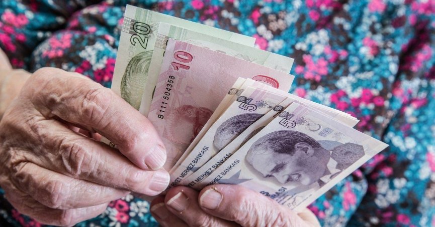 Emeklilere bayram müjdesi, ikramiye ve maaşlar bugün hesapta!