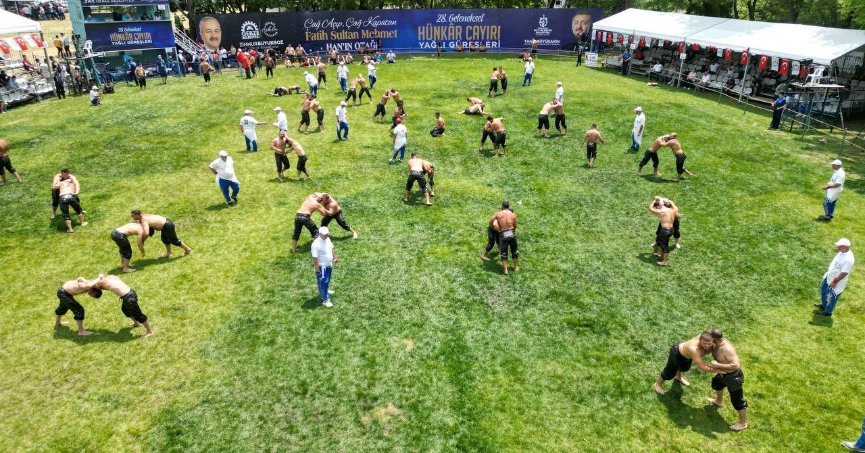 Hünkar Çayırı Yağlı Güreşleri başladı