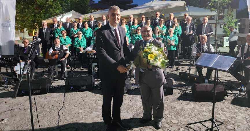 TÜRK HALK MÜZİĞİ EZGİLERİ YALI EVLERİ’NDEN YÜKSELDİ