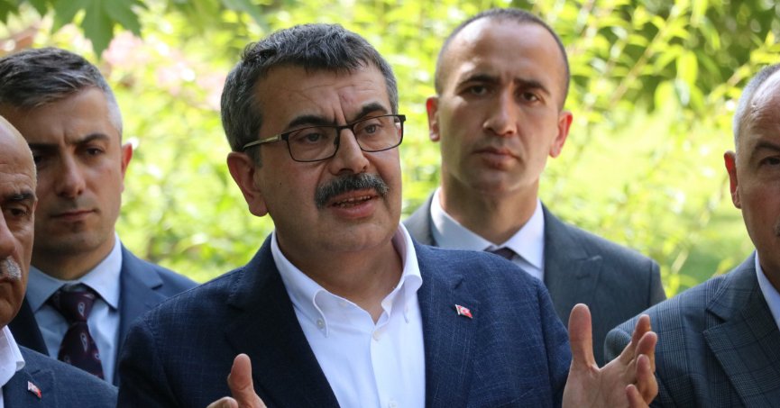 Bakan Tekin'den öğretmenlere zorunlu hizmet affı müjdesi