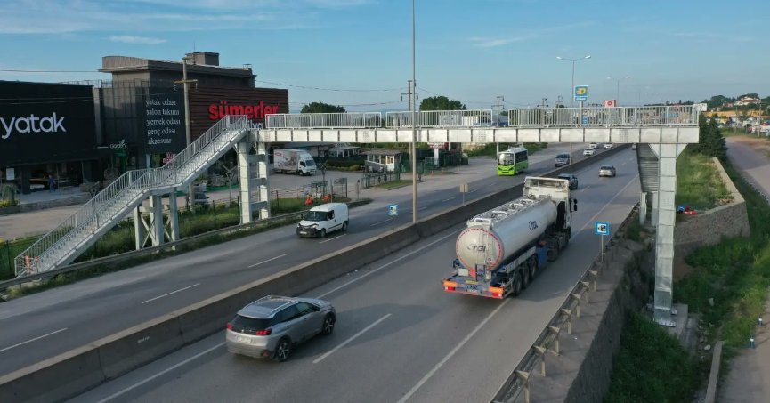 Başiskele’de Yayalara Yeni Üst Geçit