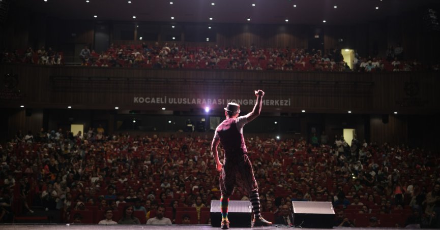 “Aklınla 1000 Yaşa” zeka oyunları yarışmasının kazananları ödüllerini aldı