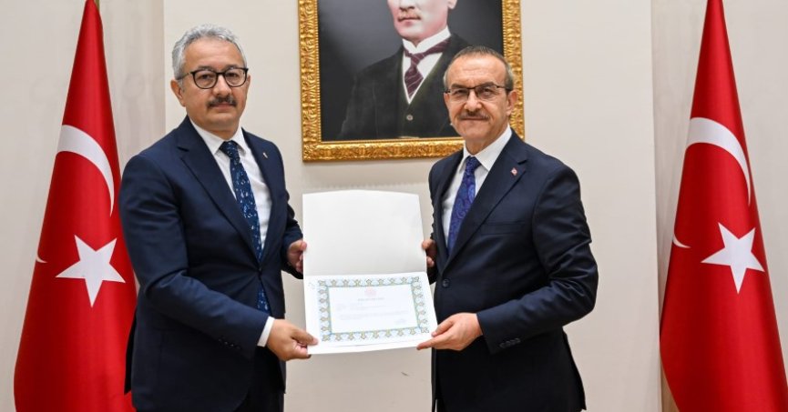 İl ve İlçe Milli Eğitim Müdürlerine Başarı Belgeleri Verildi