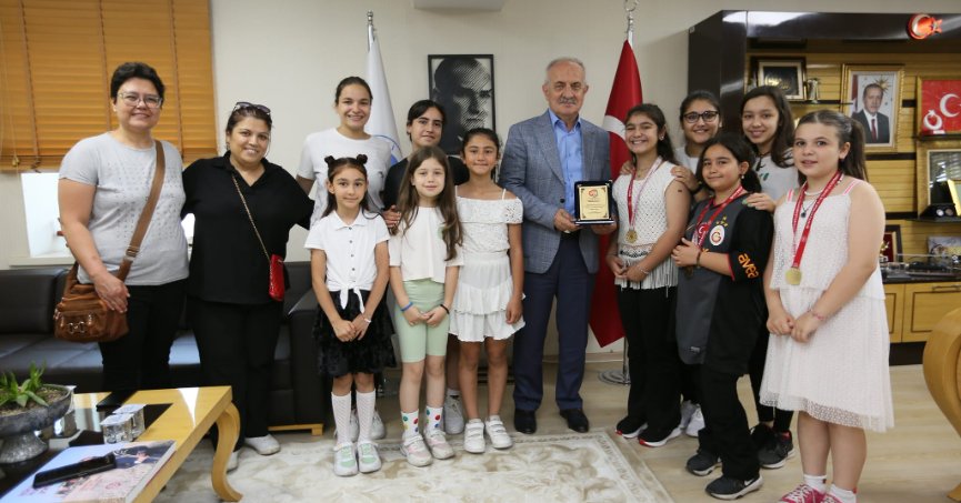 Şampiyon Folklorculardan Başkan Aygün’e Ziyaret