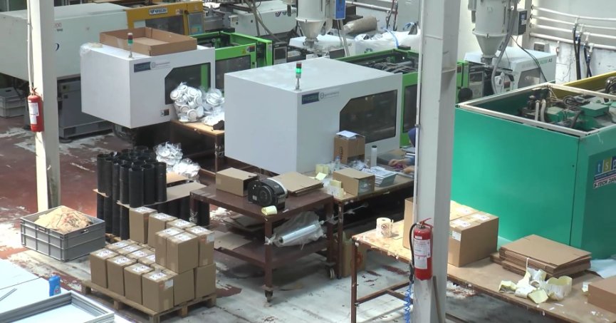 Alev alev yanan fabrika kesimhanede yeniden küllerinden doğdu