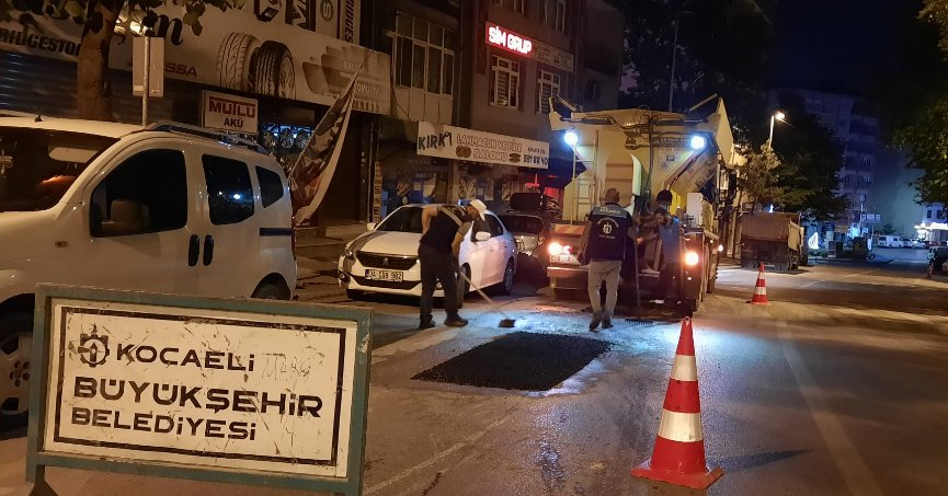 Yollar ve kaldırımlar bayrama hazırlanıyor