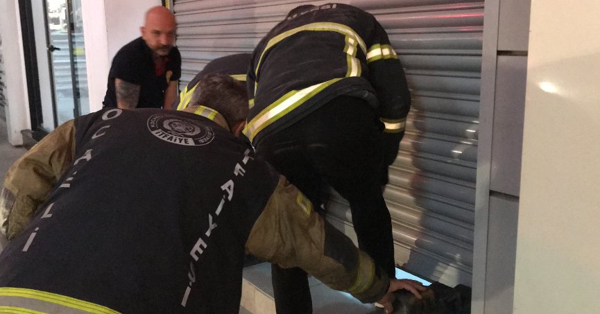 Yeni dükkan açacaklardı, iş hanında mahsur kaldılar