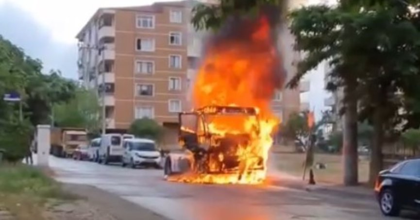 Park halindeki çekici alev topuna döndü