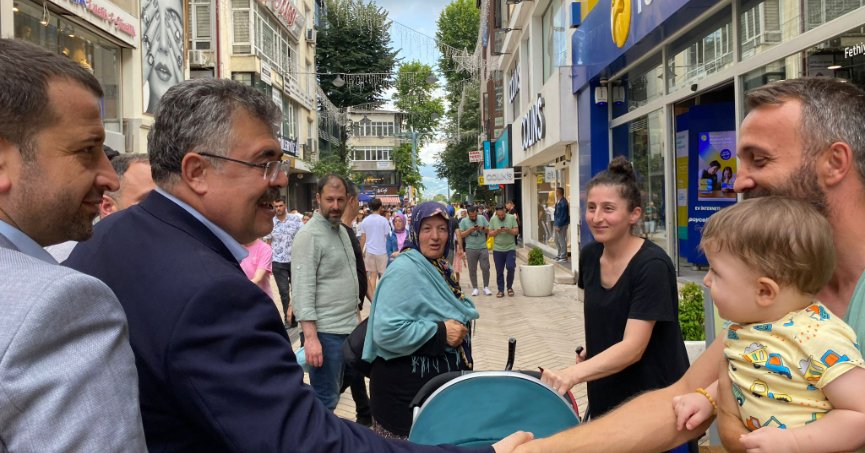 BAYRAM ÖNCESİ ESNAFI GEZDİLER