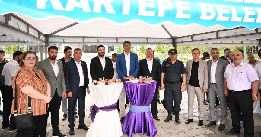 KARTEPELİLER KENT MEYDANINDA BAYRAMLAŞTI