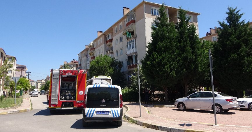 Ocaktaki yemeği unutup uymuştu, komşusu kapıyı kırarak kurtardı