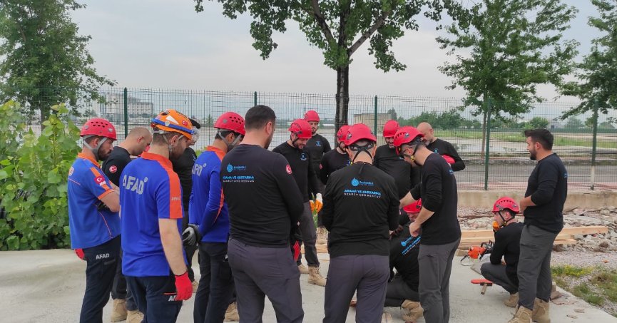 Başiskele Belediyesi Arama ve Kurtarma Ekibi’ne Afet Eğitimi