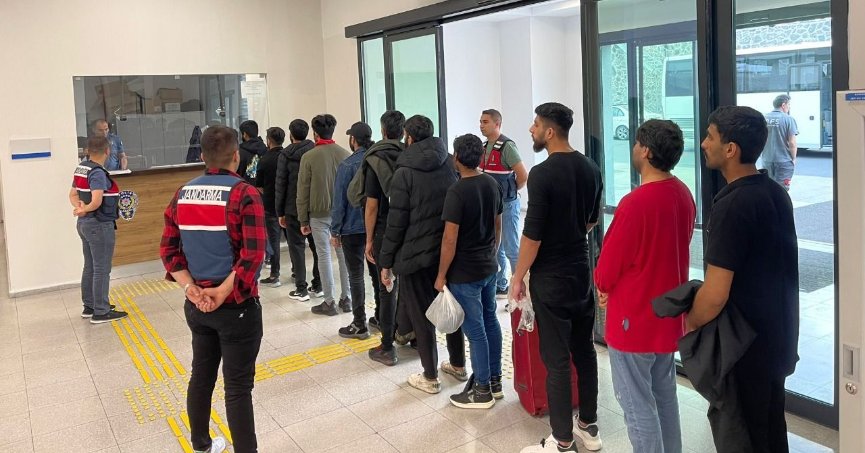 Kocaeli'de 197 düzensiz göçmen sınır dışı edildi