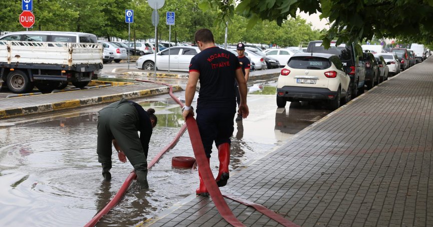 Büyükşehir su baskınlarına karşı teyakkuzda
