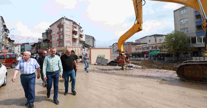 Yoğun yağışları sahada karşılayan Başkan Büyükakın, “Teyakkuz halindeyiz”