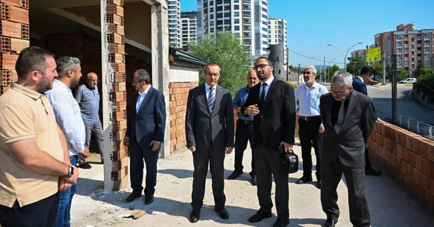 Vali Yavuz Yapımı Devam Eden Kur'an Kursu İnşaatında İncelemelerde Bulundu