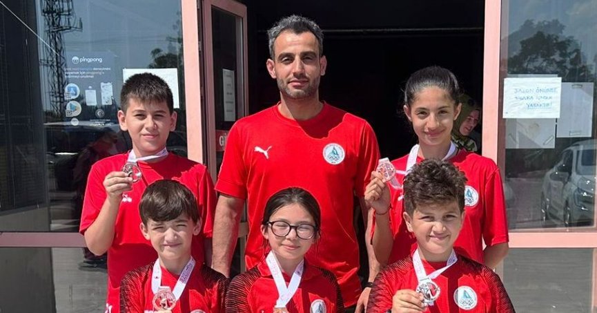 Körfezli karateciler Çanakkale’den madalyalarla döndü