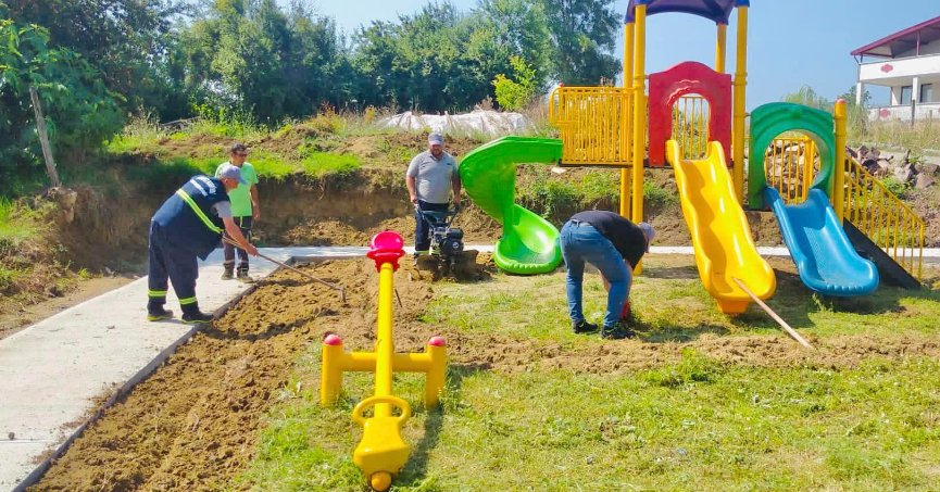 Köylerde parklar yenileniyor, çevresi güzelleştiriliyor