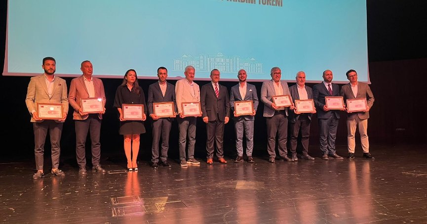 Deprem bölgesine yardım eden firmalar ödüllendirildi