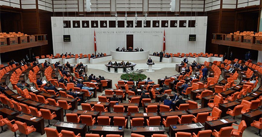 Memur ve emekli aylıklarını düzenleyen teklif kabul edildi