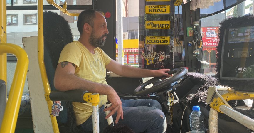 Rahatsızlanan yolcuyu güzergahını değiştirip hastaneye yetiştirdi