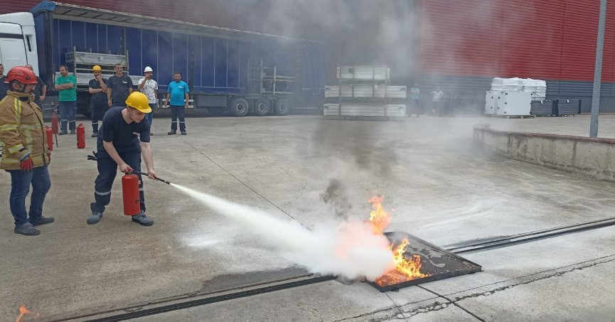 Büyükşehir İtfaiyesi eğitimlerine devam ediyor