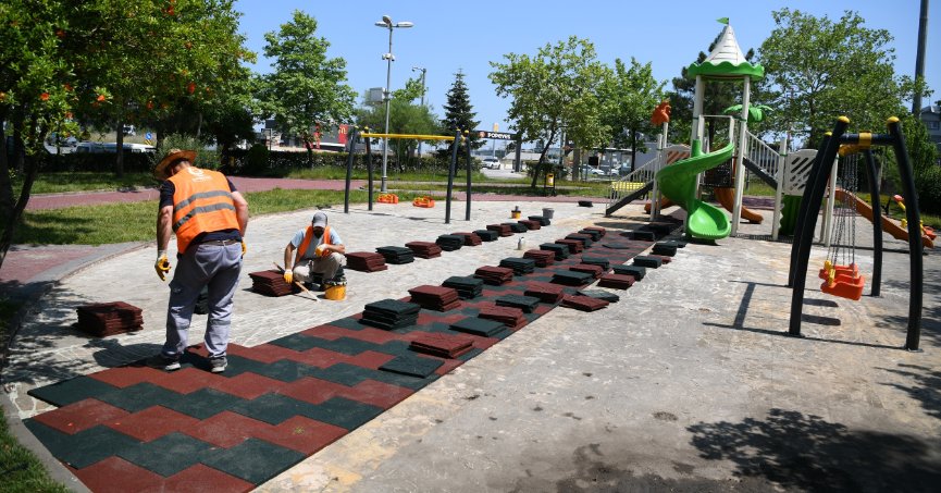 Çayırova'da parklar yenileniyor