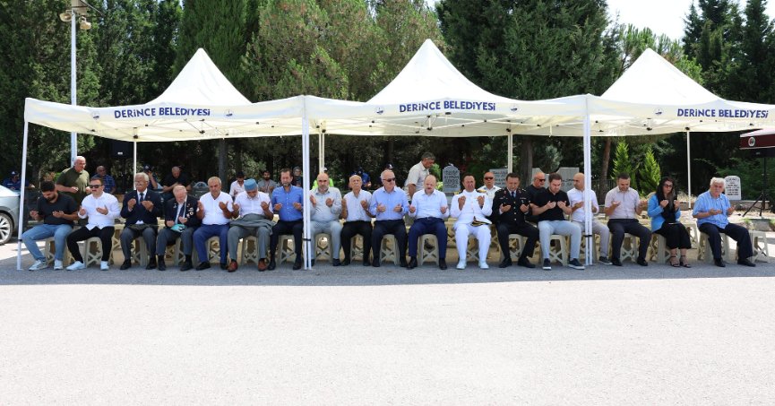 Derince’de Dualar Şehitlerimiz İçin