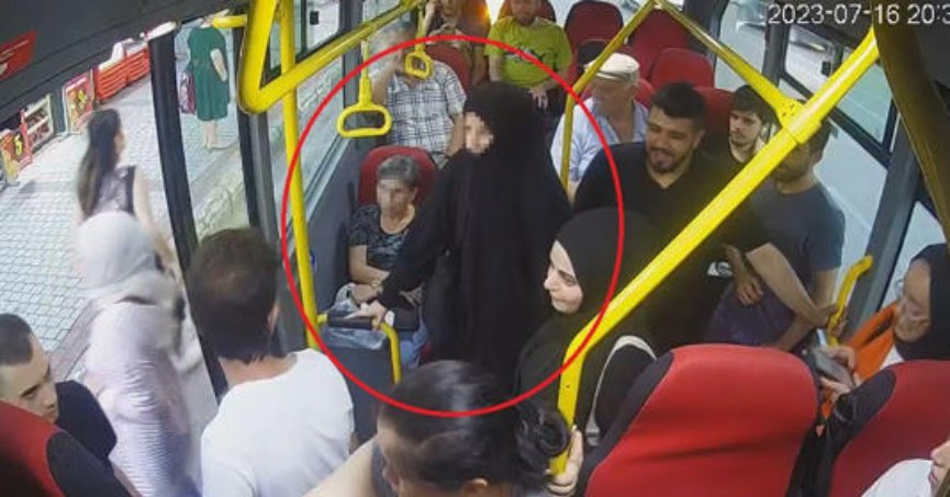 Otobüsteki tesettürlü kıza hakaret!