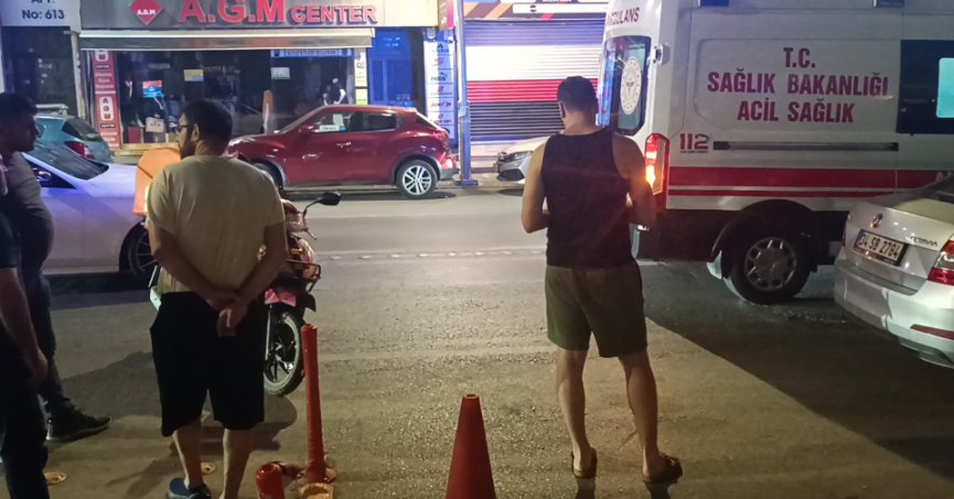 U dönüşü yapan otomobil motosiklete çarptı