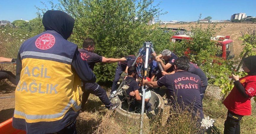 Harita teknikeri kuyuya düştü, çıkarmak için ekipler dakikalarca ter döktü