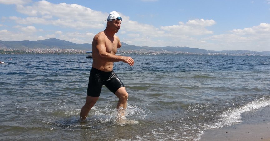 İzmit Körfezi'nde tüm engellere kulaç attılar