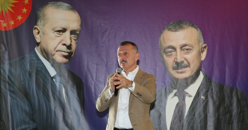 Büyükşehir stajyerleriyle buluşan Büyükakın;  İdeallerinizden asla vazgeçmeyin