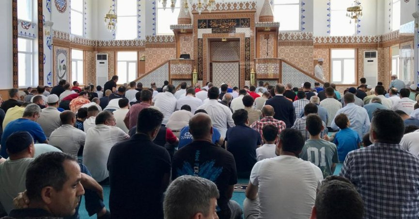 Alikahya’da cami cemaatinden Başkan’a teşekkür