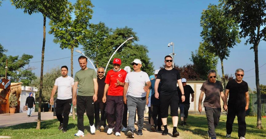 Körfezliler sağlıklı yaşam için yürüdü