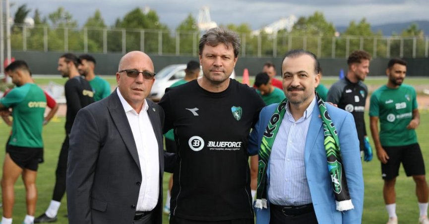 AK Parti’den, Kocaelispor’a moral ziyareti