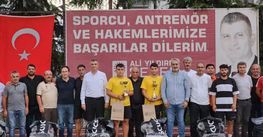 GÖLCÜK BELEDİYESİ AMATÖR KULÜPLERİN YANINDA