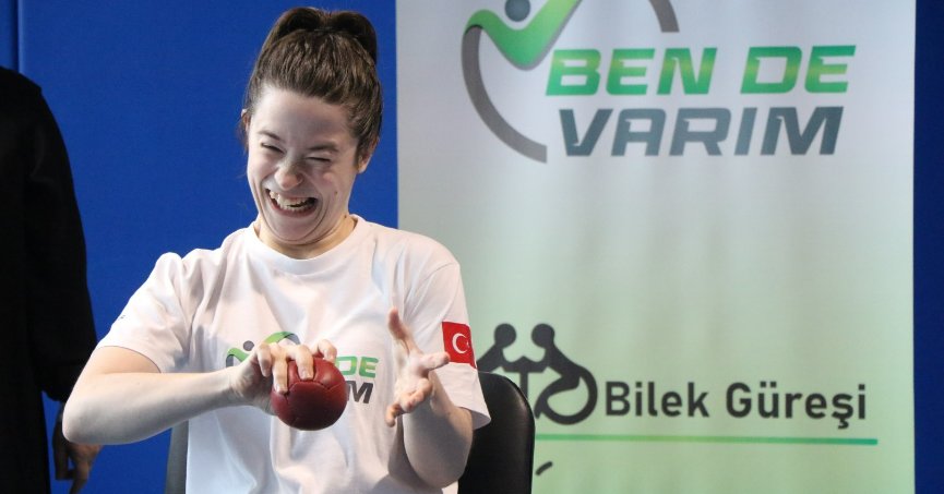 Serebral palsi hastası Ayşe, 3 ay önce tanıştığı sporda Türkiye 3'üncüsü oldu