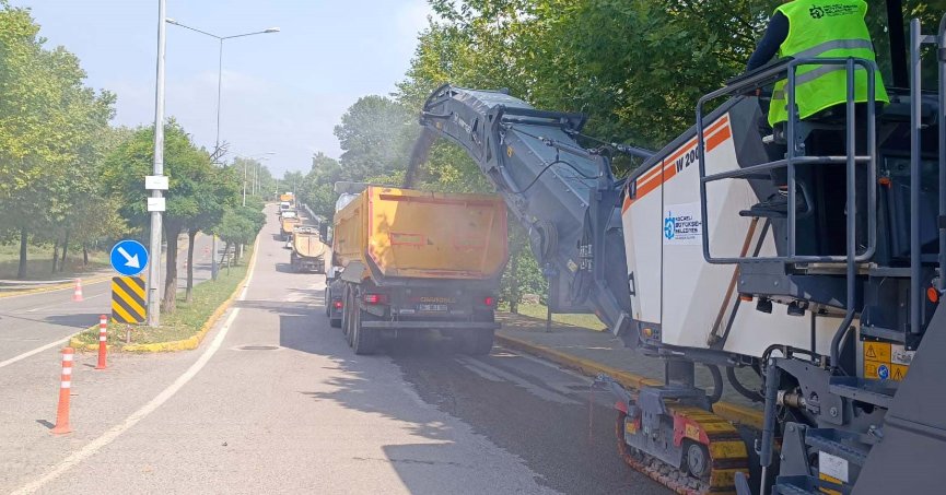 Başiskele Hacı Mecit Bulvarı asfaltlanıyor