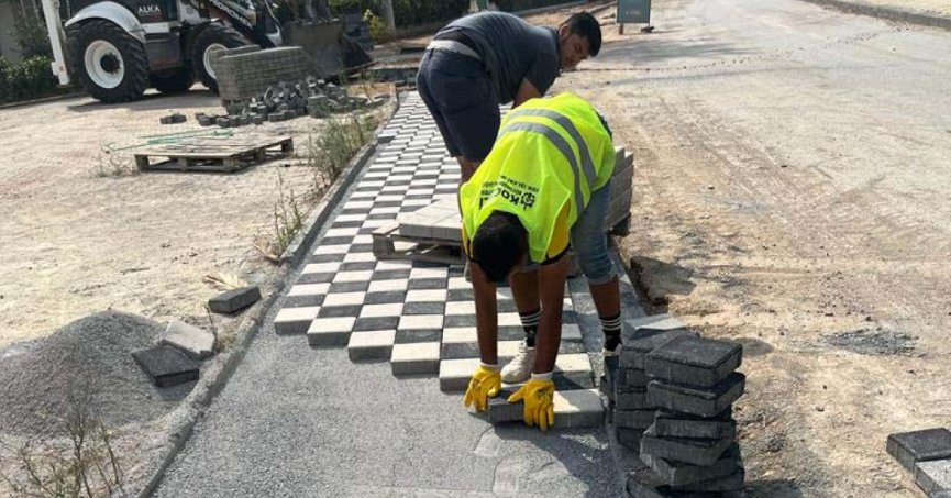 Yelkenkaya Caddesinin kaldırımları yenileniyor