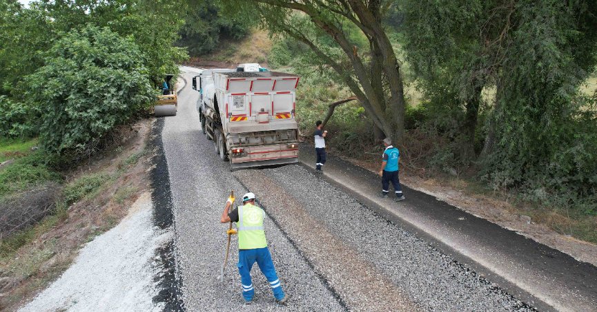 Kızderbent-Yalova Aktoprak bağlantısına asfalt