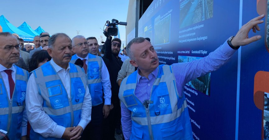 “BAKANLIK OLARAK YÜRÜTTÜĞÜMÜZ EN BÜYÜK PROJELERİN BAŞINDA GELİYOR”