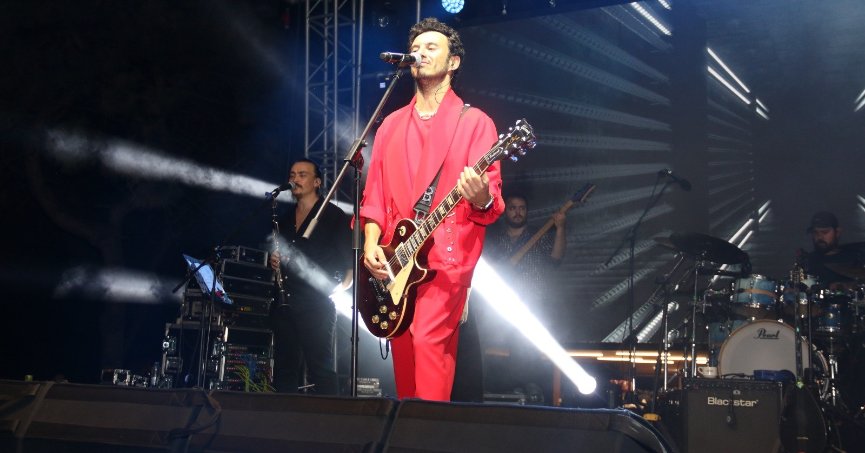 Buray Kocaelilere unutulmaz bir gece yaşattı