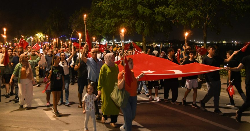 Başiskele’de Zafer Yürüyüşüne Yoğun Katılım