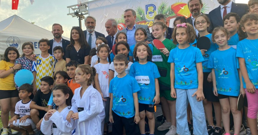 Bakan Osman Aşkın Bak: “8 milyon gencimize yüzme öğrettik”