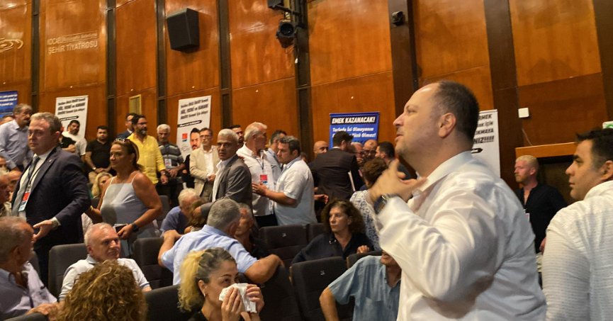 CHP KONGRESİNDE ARBEDE YAŞANDI!